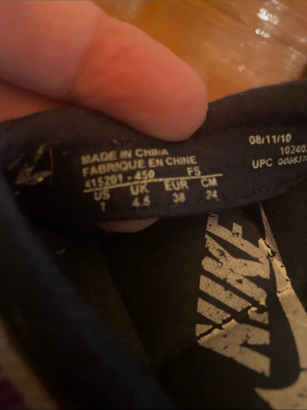 Nike Women's Purple and navy Quilted Thong Sandals